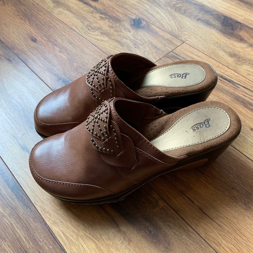 Brown Bass Clogs